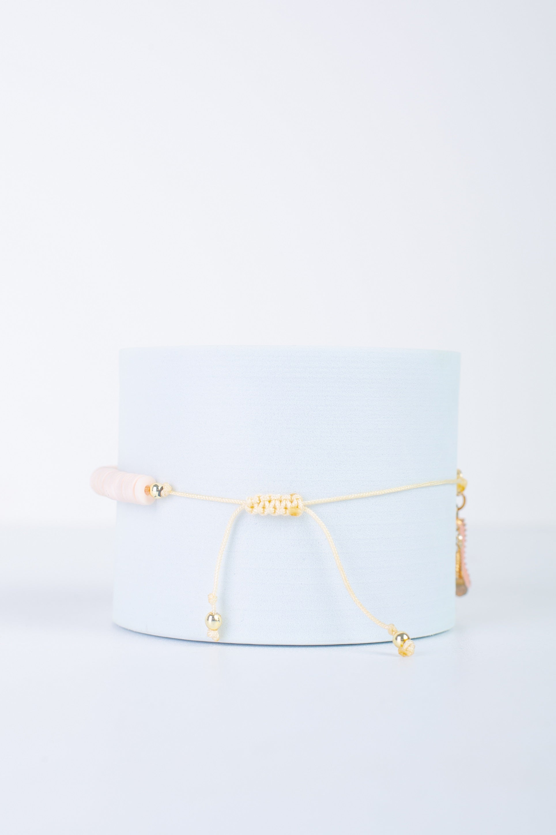 Charm Bracelet in nude pink