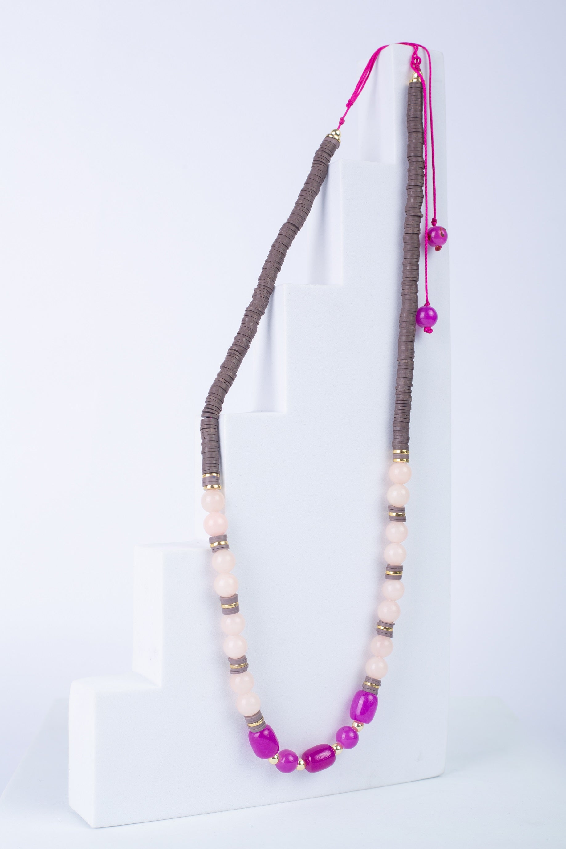 Glimmer Necklace in 
brown+nude pink+ magenta
