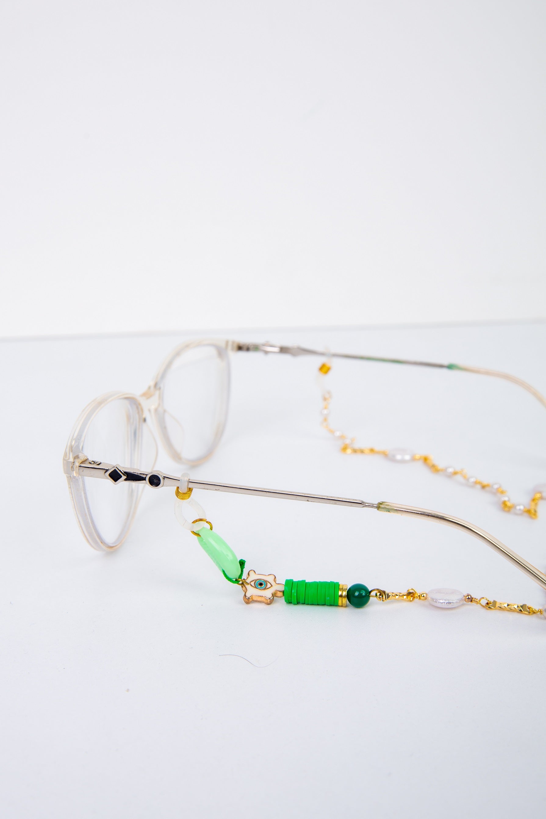 Stars Glasses chain in green