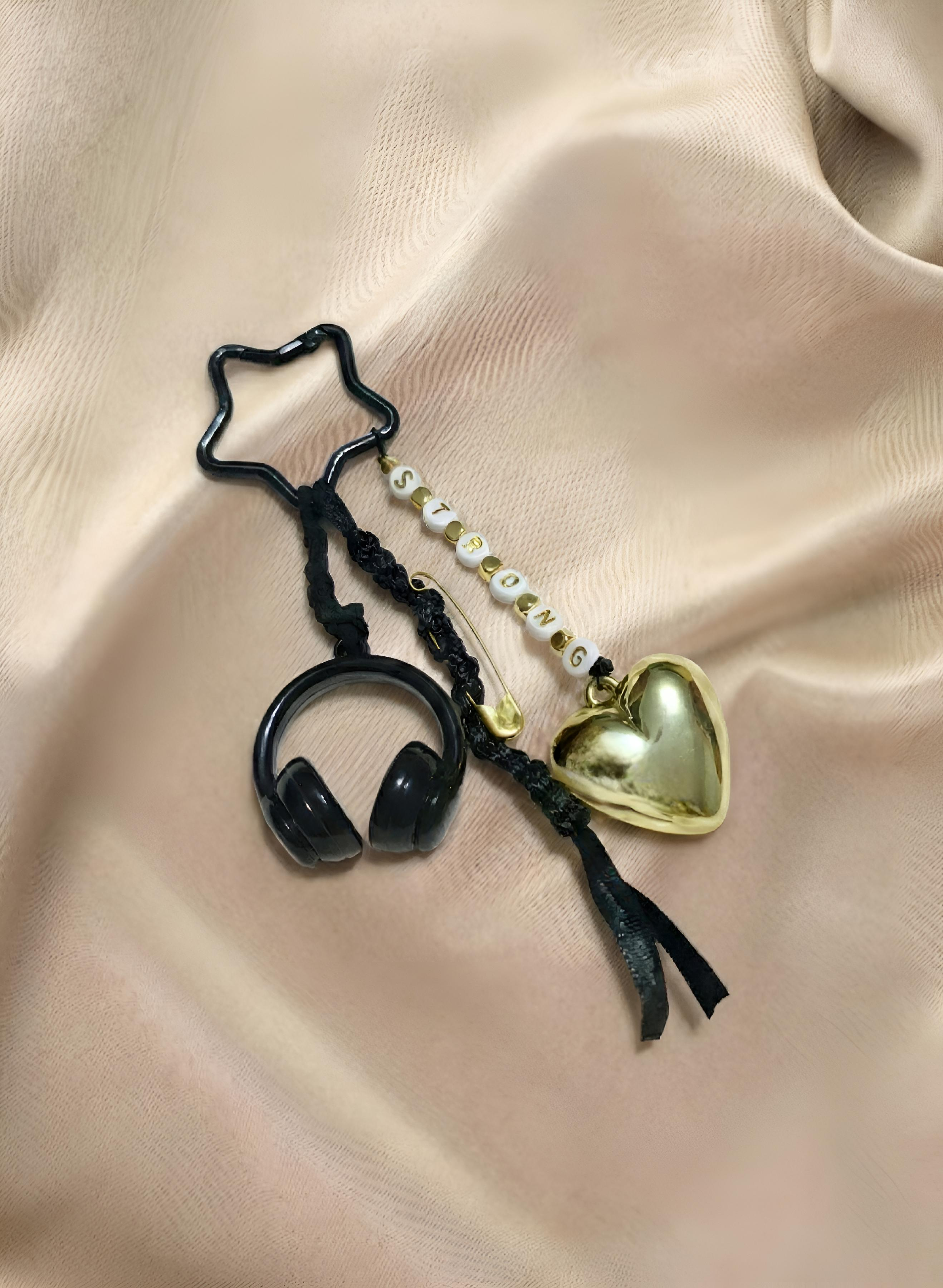 STRONGE Keychain in Black and gold
